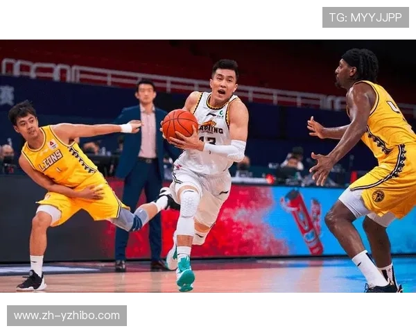 奥卡福造点助球队扳平,年轻球员关键时刻表现稳 奥卡福造点助球队扳平,年轻球员关键时刻表现稳